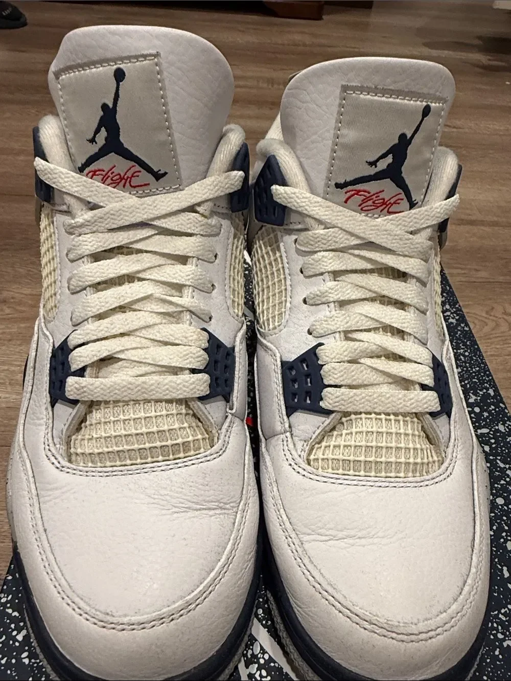 Jordan Men's White & Navy Retro Basketball Sneakers